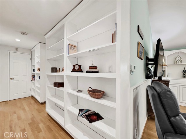 Detail Gallery Image 20 of 40 For 23962 Crosson Dr, Woodland Hills,  CA 91367 - 3 Beds | 2 Baths