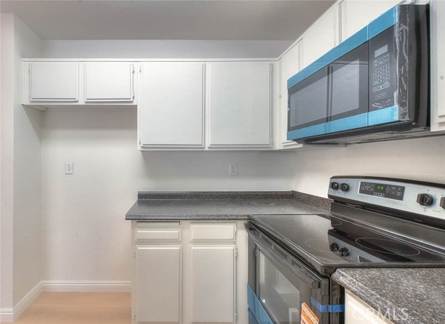 Detail Gallery Image 11 of 35 For 1480 W Edgehill #12,  San Bernardino,  CA 92405 - 3 Beds | 2 Baths