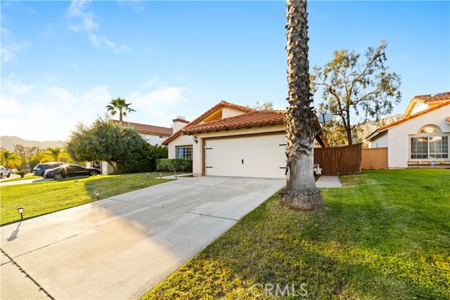 Detail Gallery Image 4 of 32 For 23770 Waterleaf Cir, Moreno Valley,  CA 92557 - 3 Beds | 2 Baths