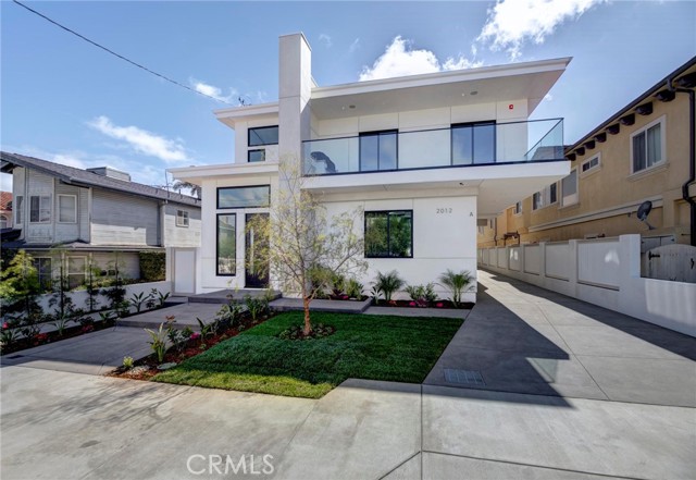 2012 Curtis Avenue, Redondo Beach, California 90278, 4 Bedrooms Bedrooms, ,3 BathroomsBathrooms,Residential,For Sale,Curtis,SB24045179