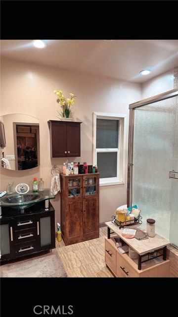 Detail Gallery Image 39 of 41 For 3432 Larissa Dr, Los Angeles,  CA 90026 - – Beds | – Baths