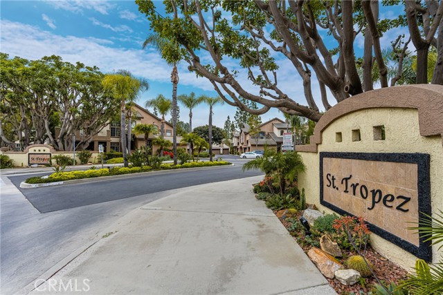 61 Montara Drive, Aliso Viejo CA: https://media.crmls.org/medias/4b1591f9-7aba-4777-a34d-e55a8cb06a13.jpg
