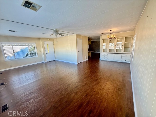 27601 Sun City Boulevard, Menifee CA: https://media.crmls.org/medias/4b15f013-3408-4f5e-b02c-b4d76e027bb2.jpg