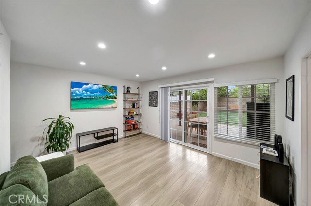 Detail Gallery Image 22 of 57 For 21733 Vintage, Chatsworth,  CA 91311 - 3 Beds | 2/1 Baths