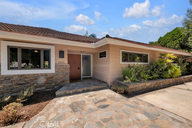 10335 Sylvia Avenue, Porter Ranch CA: https://media.crmls.org/medias/4b16d36c-f0f3-4cea-9456-4906c6fd05b2.jpg