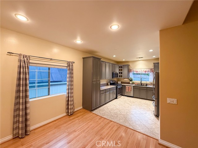Detail Gallery Image 10 of 42 For 8921 Deer Trl, Frazier Park,  CA 93225 - 4 Beds | 3 Baths