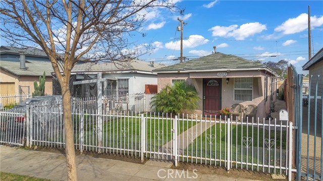 Detail Gallery Image 6 of 25 For 2063 E Knopf, Compton,  CA 90222 - 2 Beds | 1 Baths