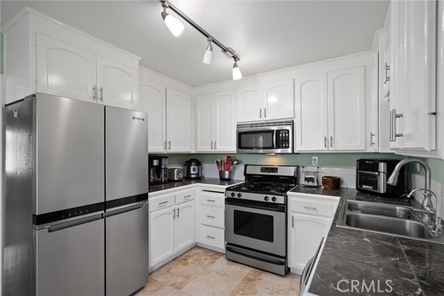 Detail Gallery Image 4 of 41 For 715 Colusa Ave, Oroville,  CA 95965 - 3 Beds | 2 Baths