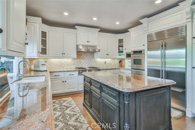 3220 Versaille Court, Thousand Oaks CA: https://media.crmls.org/medias/4b1852b4-8792-4baa-b586-d44f1076bef2.jpg