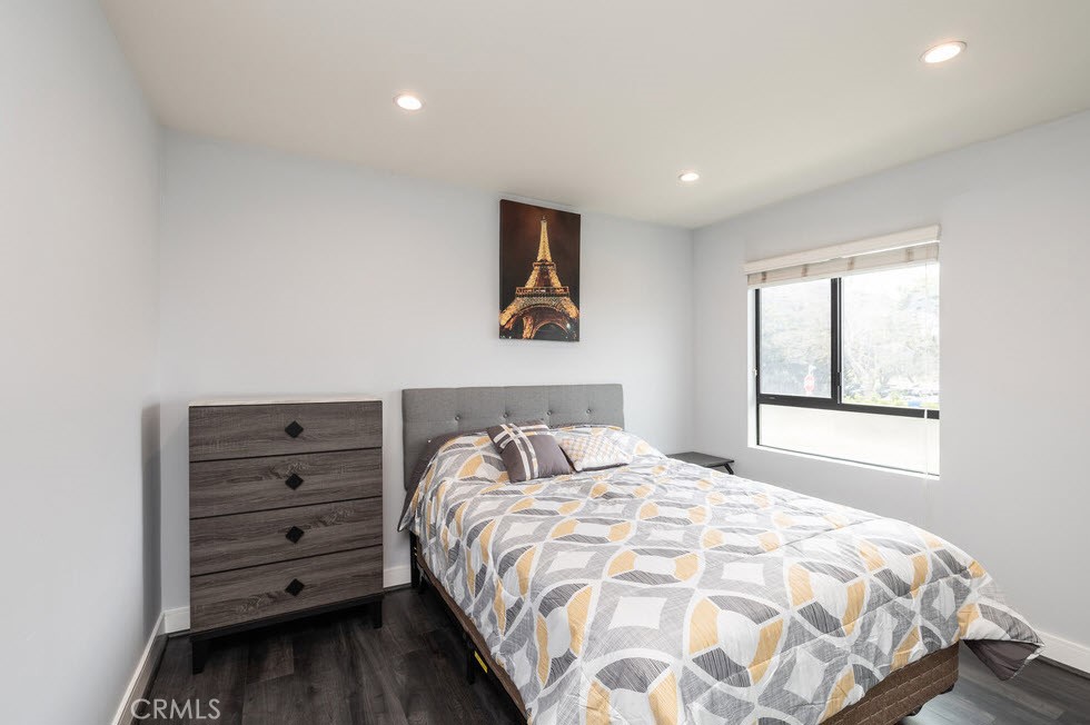 MLS #OC25256195 image #2