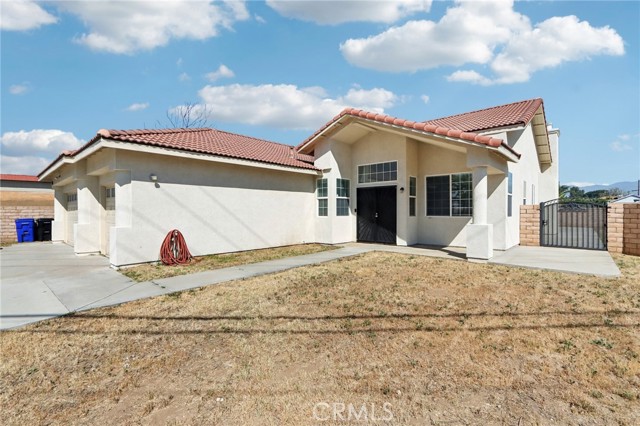 Detail Gallery Image 3 of 24 For 548 Bloomington Ave, Rialto,  CA 92376 - 4 Beds | 3 Baths