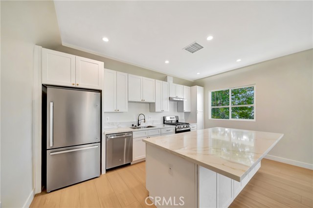 Detail Gallery Image 9 of 31 For 2800 Winter St #3,  Los Angeles,  CA 90033 - 2 Beds | 1 Baths