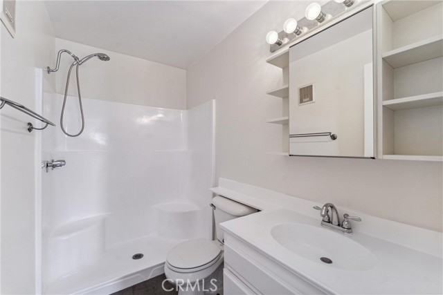 Detail Gallery Image 18 of 26 For 3425 E 15th St 18d,  Long Beach,  CA 90804 - 2 Beds | 2 Baths