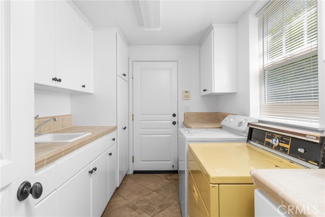 1960 Estrella Court, San Luis Obispo CA: https://media.crmls.org/medias/4b1a474a-652f-4699-97c3-94388a5f738c.jpg