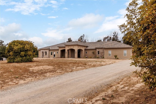 1950 Lemon Ranch Road, Arroyo Grande CA: https://media.crmls.org/medias/4b1a9349-36b4-4376-b064-e2b2ff230c0f.jpg