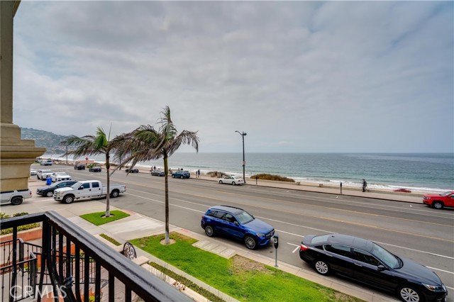 1724 Esplanade, Redondo Beach, California 90277, 3 Bedrooms Bedrooms, ,1 BathroomBathrooms,Residential,Sold,Esplanade,SB21185823