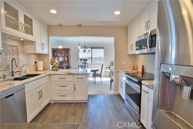 12400 MONTECITO Road, Seal Beach CA: https://media.crmls.org/medias/4b1b2b25-8efd-4019-9fa6-e64515118bb5.jpg