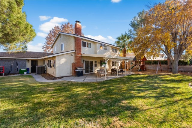 Detail Gallery Image 50 of 60 For 1635 Staffordshire, Lancaster,  CA 93534 - 4 Beds | 3 Baths