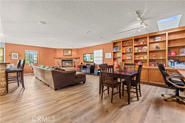 Detail Gallery Image 6 of 43 For 23668 via Delfina, Valencia,  CA 91355 - 4 Beds | 3 Baths