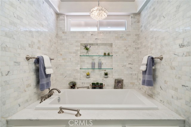 21291 Calle Recreo, Lake Forest CA: https://media.crmls.org/medias/4b1d6302-e86c-4464-b04f-375af21862d7.jpg