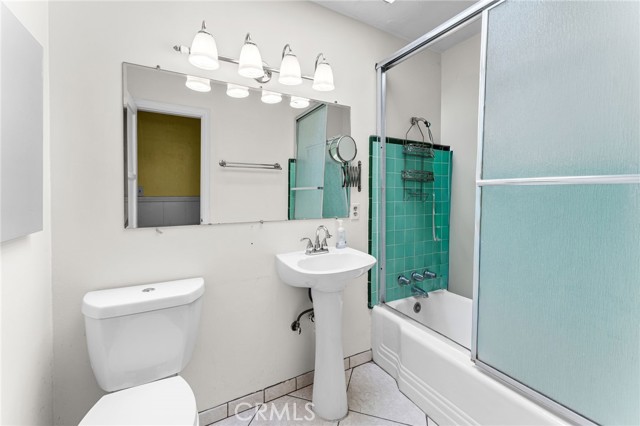 1045 Cathedral Way, Pomona CA: https://media.crmls.org/medias/4b1daa22-2493-4317-ab08-f22aa05ff0b9.jpg