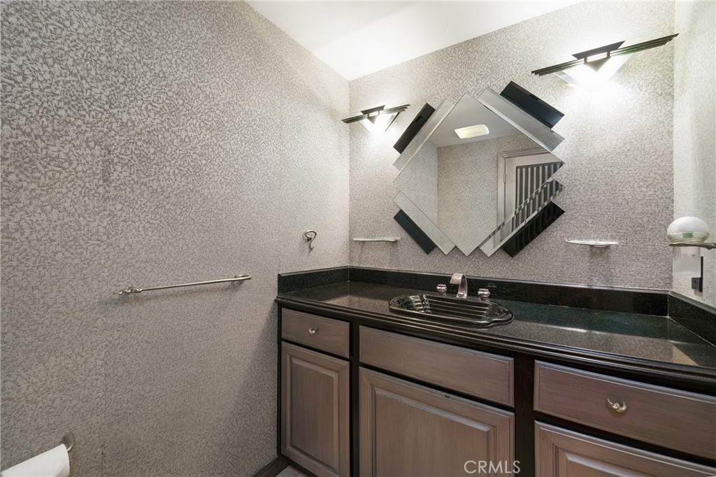 MLS #OC25272387 image #9