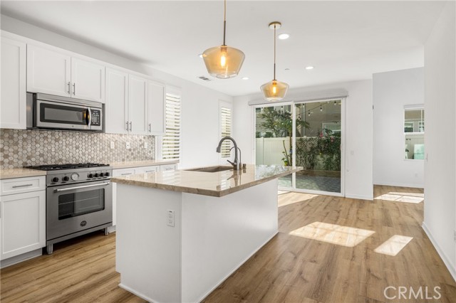 Detail Gallery Image 6 of 45 For 947 Aurora Ln, Costa Mesa,  CA 92626 - 3 Beds | 2/1 Baths