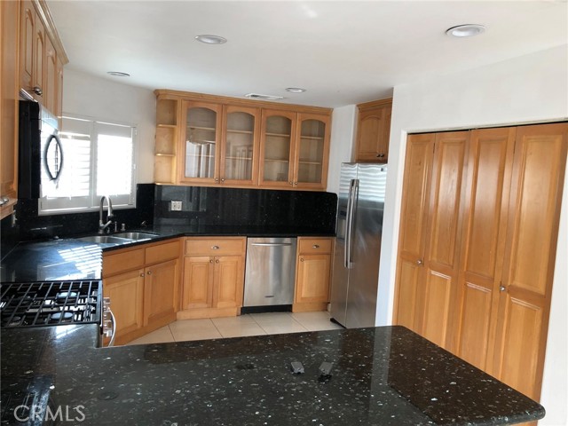 12917 Sandy Lane, Downey CA: https://media.crmls.org/medias/4b1fad81-f3c9-495c-bfe1-c8bae161dea3.jpg