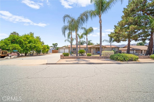 Detail Gallery Image 2 of 51 For 22135 Grove St, Wildomar,  CA 92595 - 4 Beds | 3 Baths