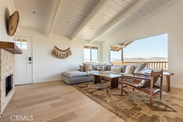 Detail Gallery Image 6 of 39 For 5637 Minna Gombell Ln, Pioneertown,  CA 92268 - 2 Beds | 2 Baths