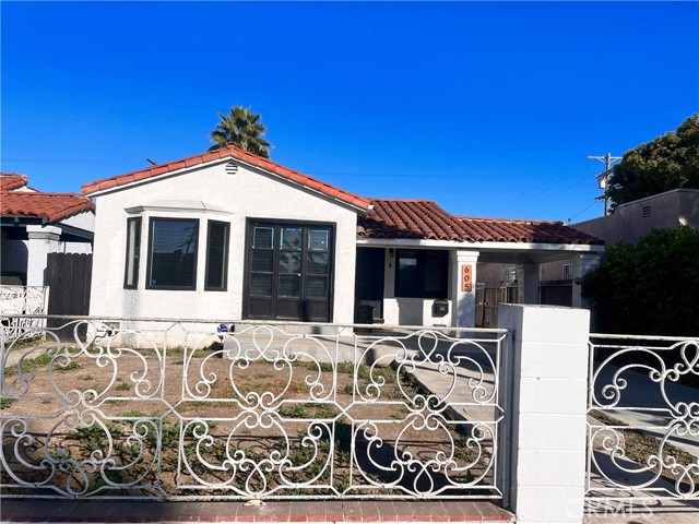 605 108th Street, Los Angeles, California 90044, 2 Bedrooms Bedrooms, ,1 BathroomBathrooms,Single Family Residence,For Sale,108th,OC24065780