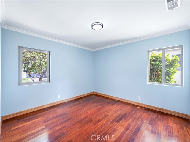 Detail Gallery Image 10 of 18 For 1057 Willard Ave, Glendale,  CA 91201 - 3 Beds | 2 Baths