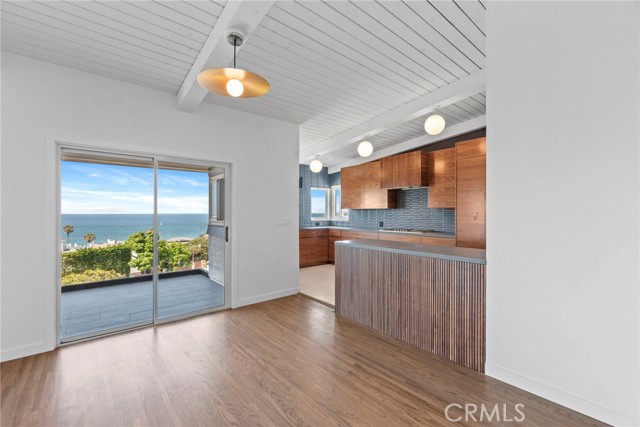 Detail Gallery Image 5 of 29 For 7512 Rindge Ave, Playa Del Rey,  CA 90293 - 3 Beds | 3 Baths