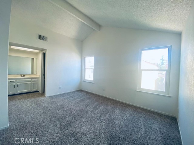 Detail Gallery Image 15 of 30 For 3582 W Terrace Ave, Fresno,  CA 93722 - 3 Beds | 2/1 Baths