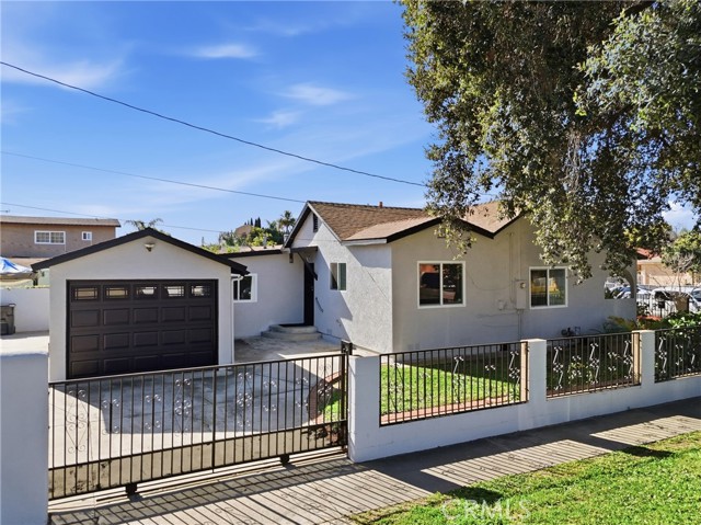 Detail Gallery Image 5 of 44 For 2101 S Hickory, Santa Ana,  CA 92707 - 3 Beds | 2 Baths