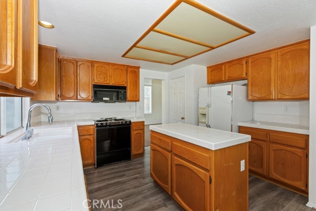 Detail Gallery Image 14 of 57 For 10011 Thornbird Ct, Moreno Valley,  CA 92557 - 4 Beds | 3 Baths