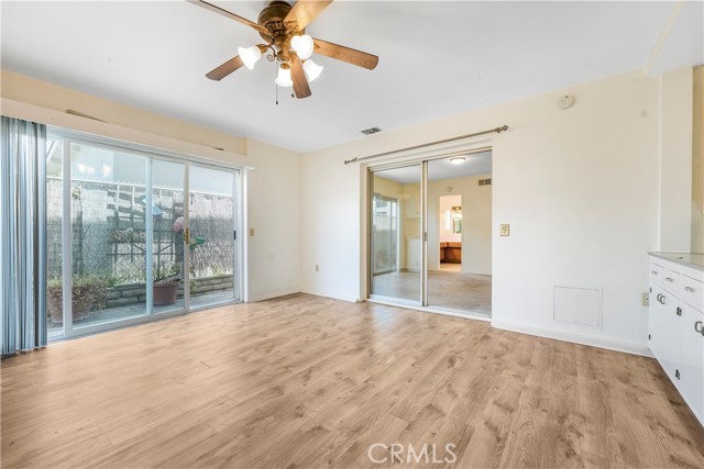 1300 Oak Avenue, Carlsbad CA: https://media.crmls.org/medias/4b24098f-97ac-478e-8115-e21da86b6203.jpg