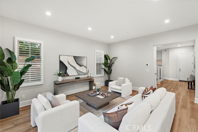 Detail Gallery Image 10 of 45 For 101 Artista, Irvine,  CA 92602 - 4 Beds | 4 Baths