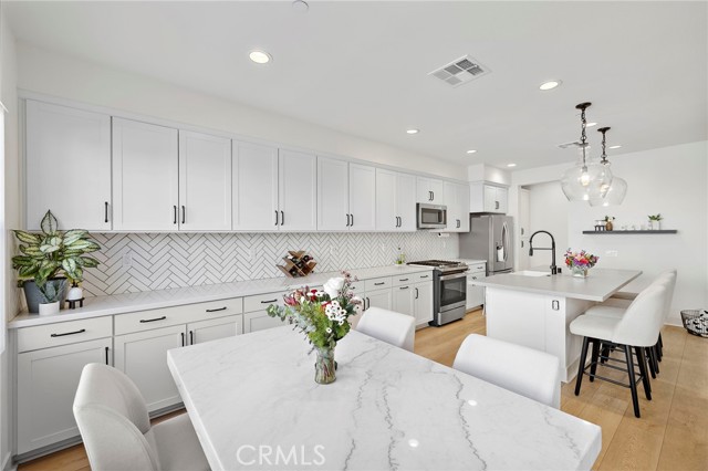 Detail Gallery Image 17 of 43 For 506 Deeann, Lake Forest,  CA 92610 - 3 Beds | 2/2 Baths