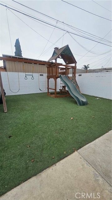 Detail Gallery Image 14 of 24 For 1204 E 64th St, Los Angeles,  CA 90001 - 3 Beds | 2 Baths