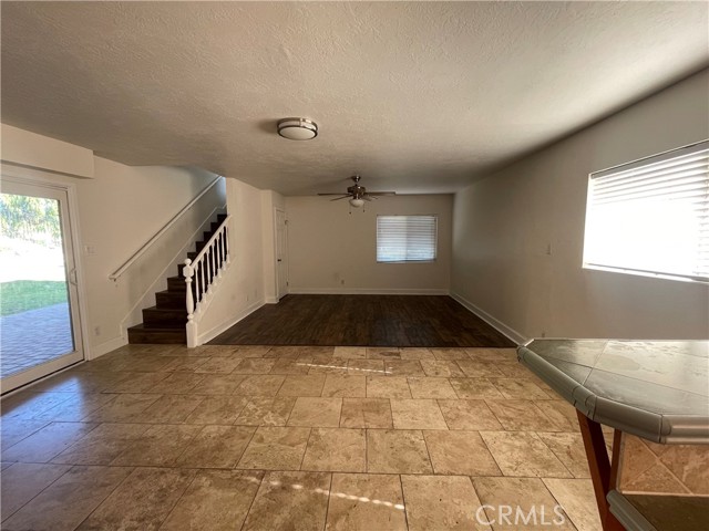 Detail Gallery Image 8 of 20 For 28628 Macklin Ave, Canyon Country,  CA 91387 - 4 Beds | 3 Baths