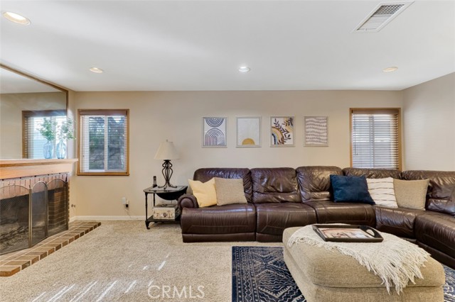 Detail Gallery Image 17 of 49 For 2707 Bitternut Cir, Simi Valley,  CA 93065 - 4 Beds | 3 Baths