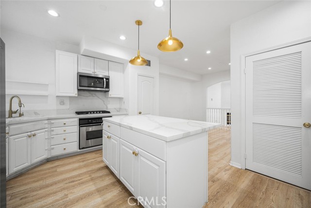 5740 S Glennie Lane, Los Angeles CA: https://media.crmls.org/medias/4b26f4ab-e424-4c64-b3f4-4eecef1a27d0.jpg