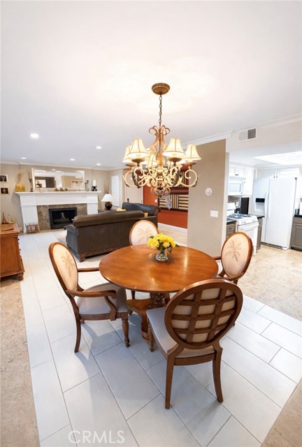 Detail Gallery Image 2 of 19 For 280 Cliff Dr. #1,  Laguna Beach,  CA 92651 - 2 Beds | 2 Baths