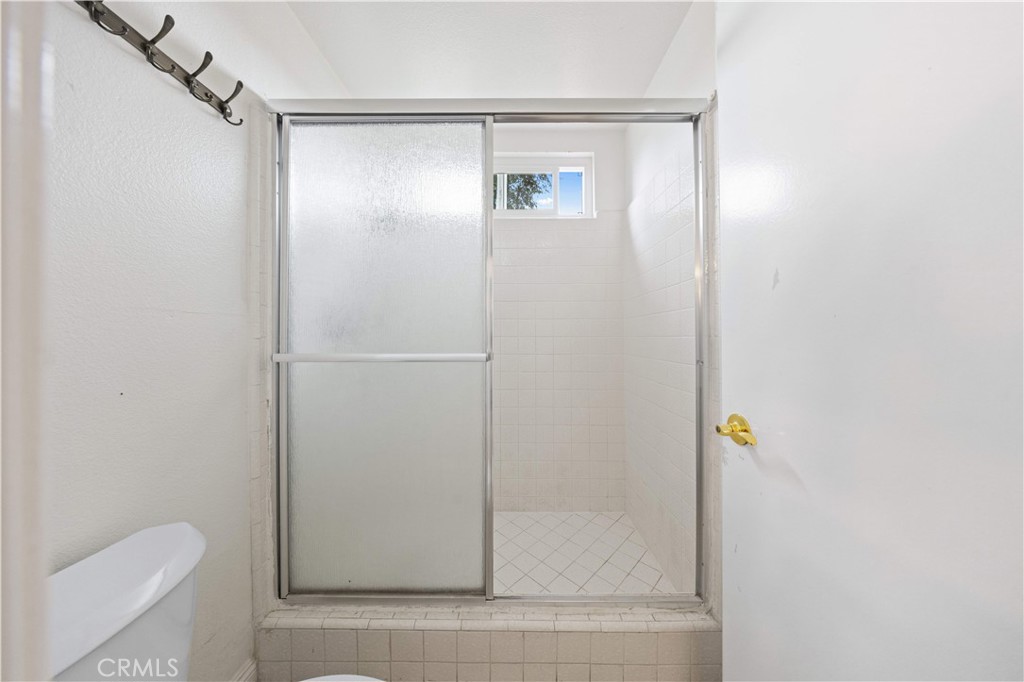 https://media.crmls.org/medias/4b27fd42-6212-4259-b85b-a38dab239a2b.jpg?preset=X-Large