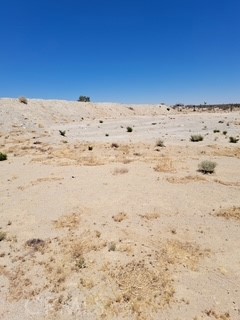 2 E Avenue, Helendale CA: https://media.crmls.org/medias/4b27fdd0-7c5c-43c9-ae38-0c3926822f3a.jpg