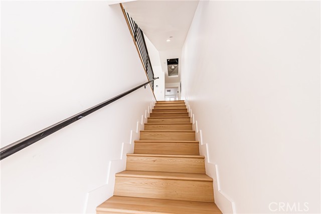 Detail Gallery Image 28 of 75 For 5209 W 20th, Los Angeles,  CA 90016 - – Beds | – Baths