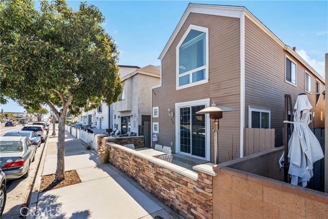219 32nd Street, Newport Beach CA: https://media.crmls.org/medias/4b2920c7-60c0-4a7f-b323-e107be377afb.jpg