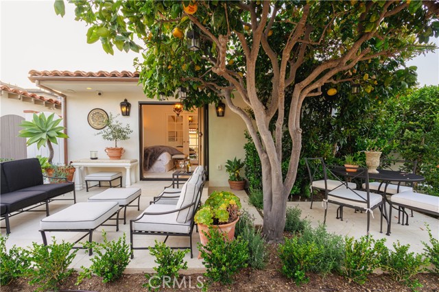 Detail Gallery Image 22 of 61 For 106 via Cordova, Newport Beach,  CA 92663 - 2 Beds | 2 Baths