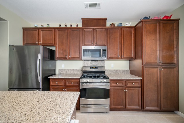 Detail Gallery Image 12 of 47 For 1685 Quiet Creek, Beaumont,  CA 92223 - 2 Beds | 2 Baths